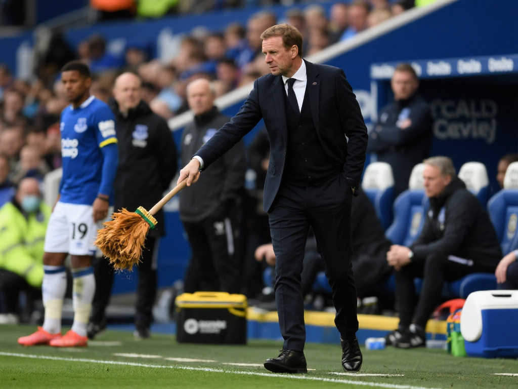 英超降级区双雄双双换帅，逆袭希望何在？